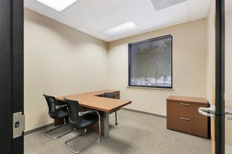 691 Trade Center Blvd, Chesterfield, MO for lease Interior Photo- Image 1 of 1
