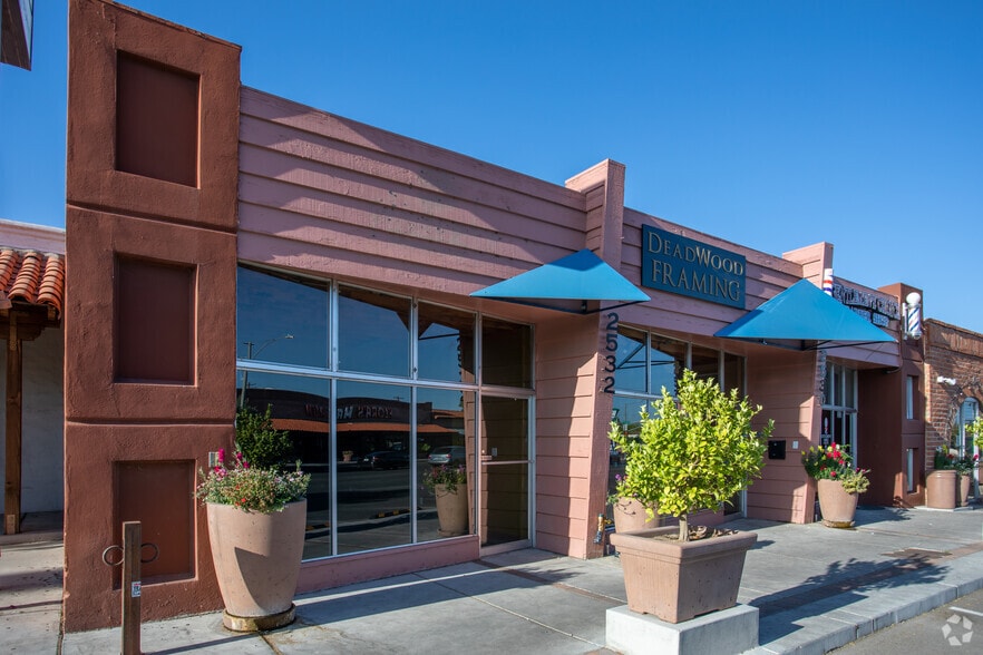 2528-2532 E 6th St, Tucson, AZ for lease - Building Photo - Image 2 of 3