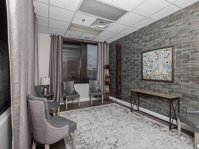 8052 Mall, Lithonia, GA à louer - Photo du bâtiment - Image 3 de 16