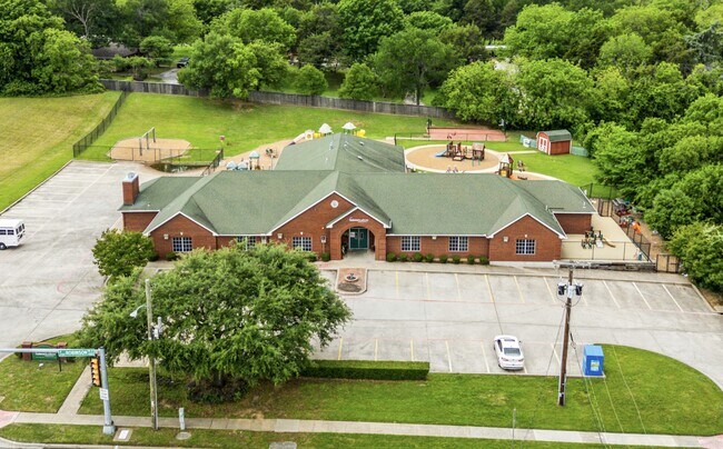 Plus de détails pour 4118 S Robinson Rd, Grand Prairie, TX - Commerce de détail à vendre