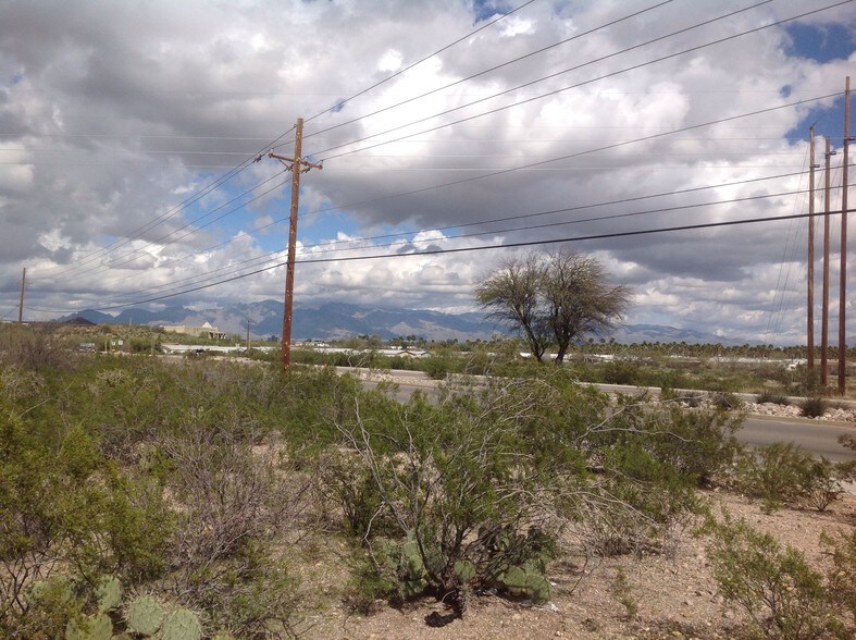4800 S Mission Rd, Tucson, AZ à vendre - Photo du bâtiment - Image 2 de 9
