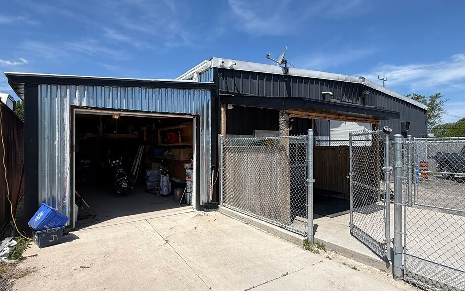 737 Gilmore Rd, Fort Erie, ON à vendre - Photo du bâtiment - Image 1 de 7