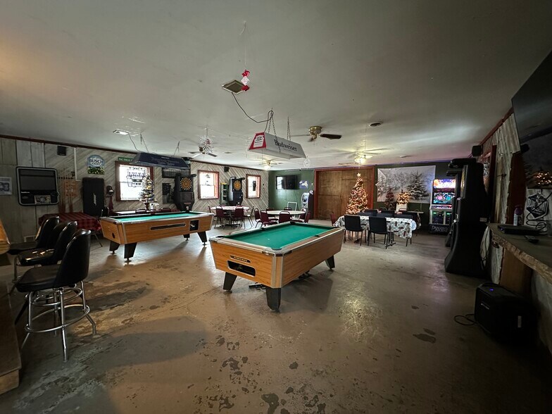 271 Barker Rd, Oswego, NY à vendre - Photo du bâtiment - Image 2 de 12