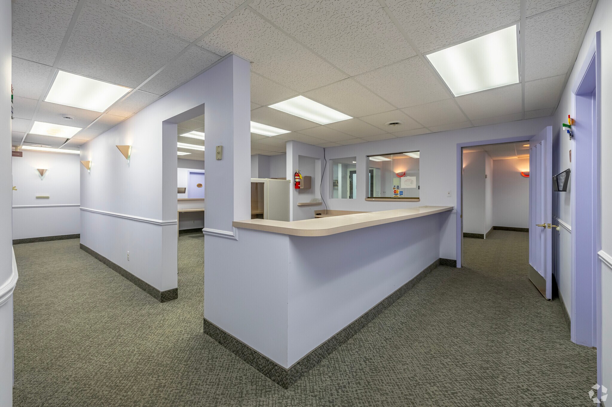 811 Oakwood Dr, Rochester, MI for lease Interior Photo- Image 1 of 4