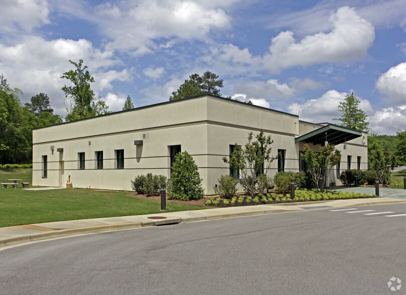 105 Frankfurt Cir, Birmingham, AL for sale - Primary Photo - Image 1 of 2