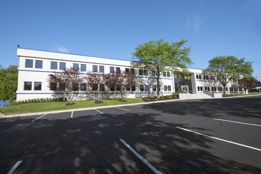 575 Route 28, Raritan, NJ à louer - Photo du bâtiment - Image 2 de 27