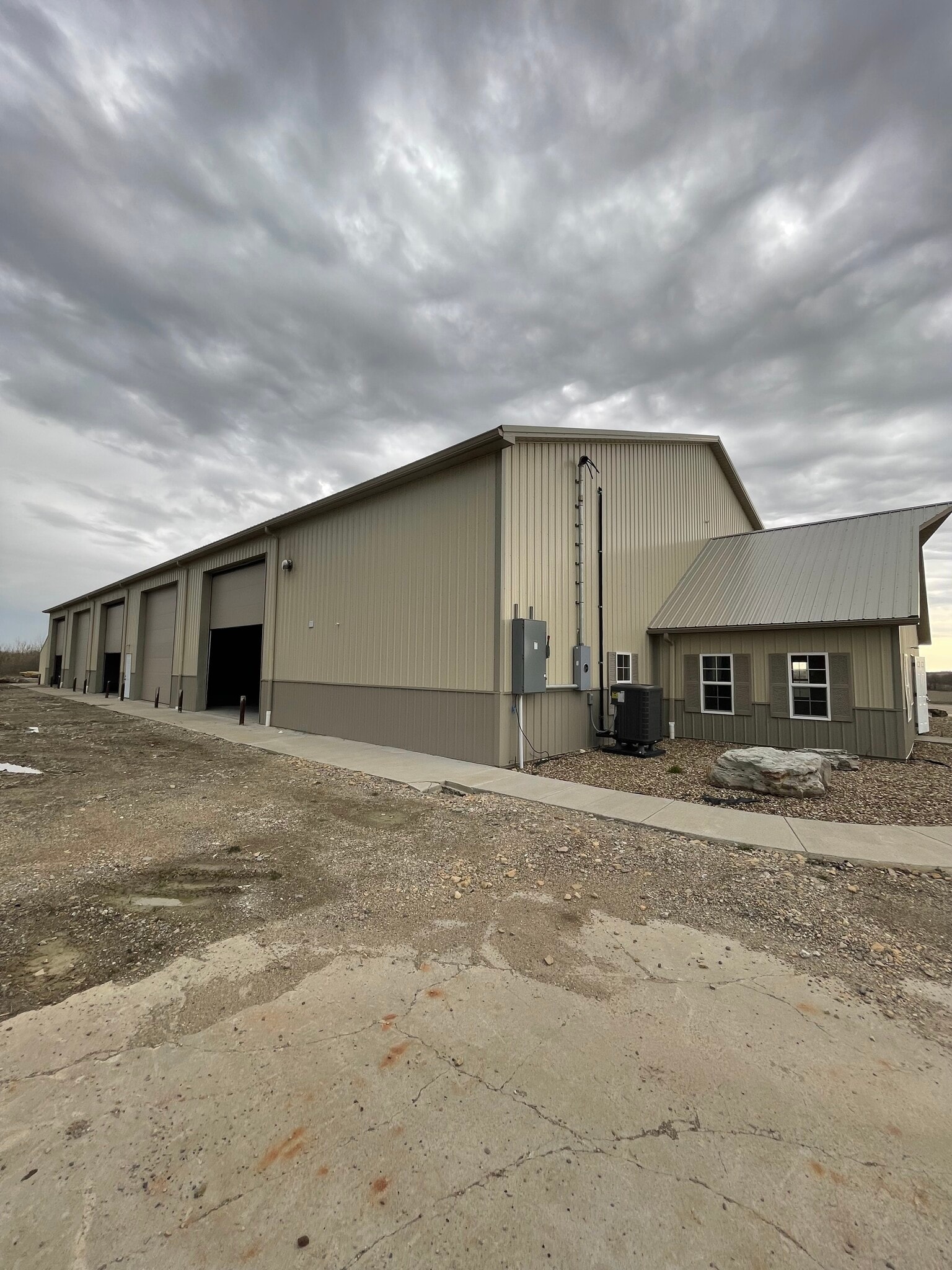 67655 Banfield Rd, Saint Clairsville, OH à louer Photo principale- Image 1 de 12