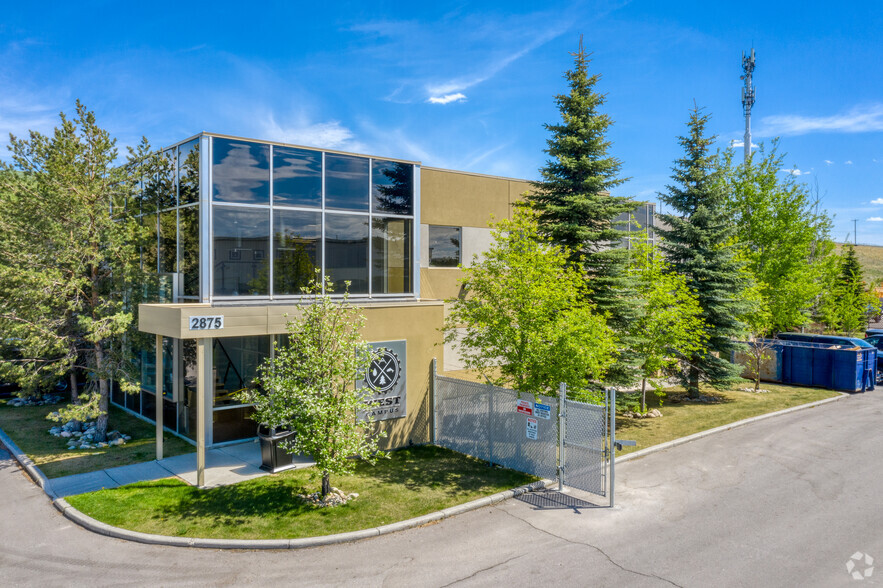 2875 107th Ave SE, Calgary, AB à vendre - Photo principale - Image 1 de 17