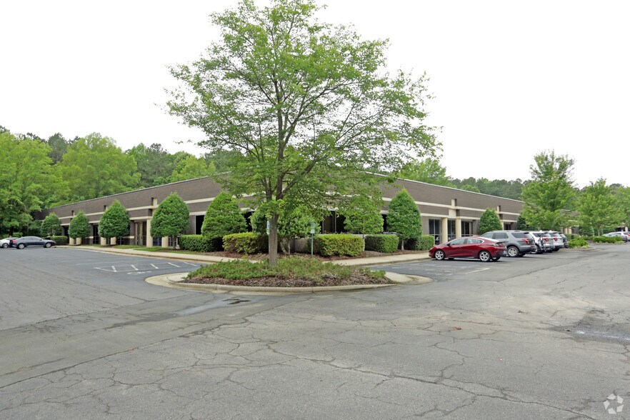 2500 Gateway Centre Blvd, Morrisville, NC à louer - Photo du bâtiment - Image 1 de 16