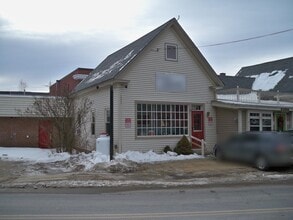 23 Seavey St, North Conway, NH à louer Photo intérieure- Image 1 de 3