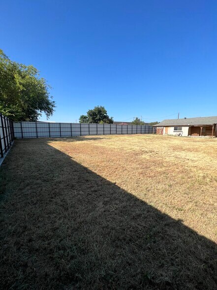 11462 Newkirk St, Dallas, TX à vendre - Photo du bâtiment - Image 3 de 29