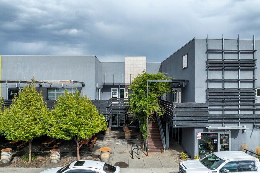 777 S Center St, Reno, NV à louer - Photo du bâtiment - Image 2 de 5