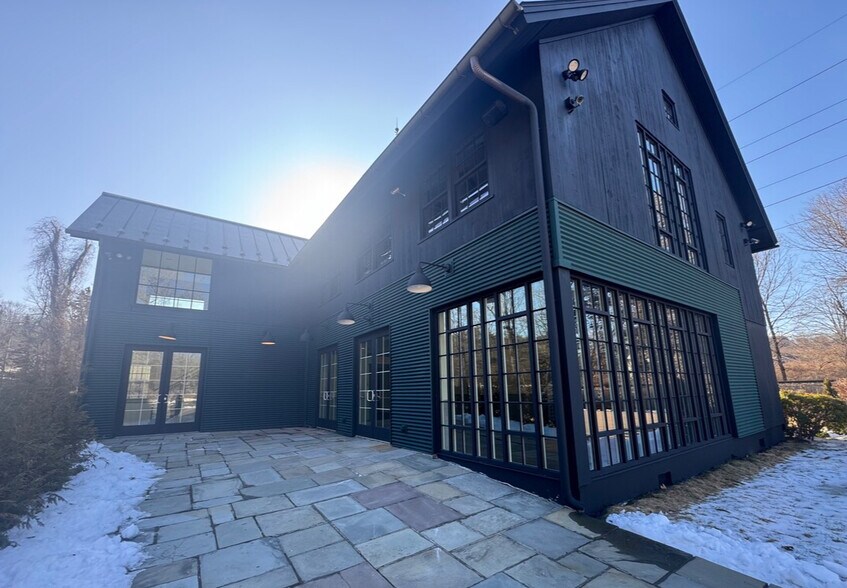 27 Cannon Rd, Wilton, CT à vendre - Photo du bâtiment - Image 3 de 16