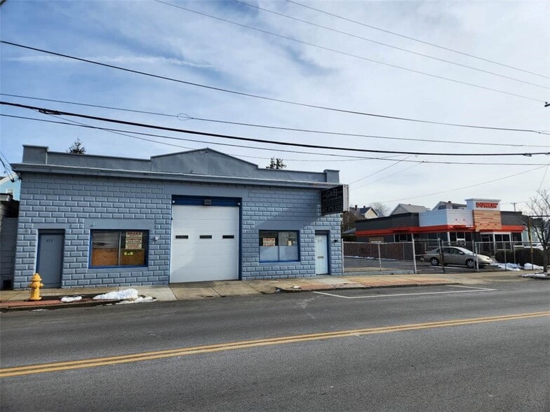 433 Broadway, Pawtucket, RI for sale - Building Photo - Image 2 of 25