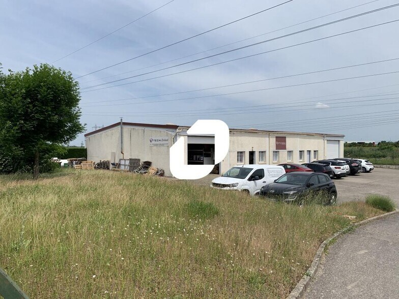 2 Rue Louis Renault, Jonage à louer - Photo du bâtiment - Image 3 de 23