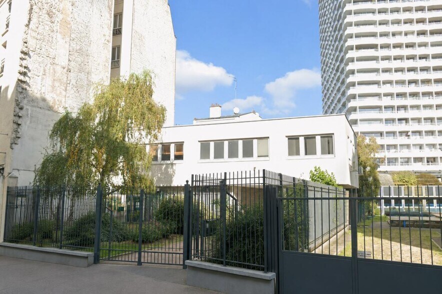 Rue Boucry, Paris à vendre - Photo du bâtiment - Image 2 de 8