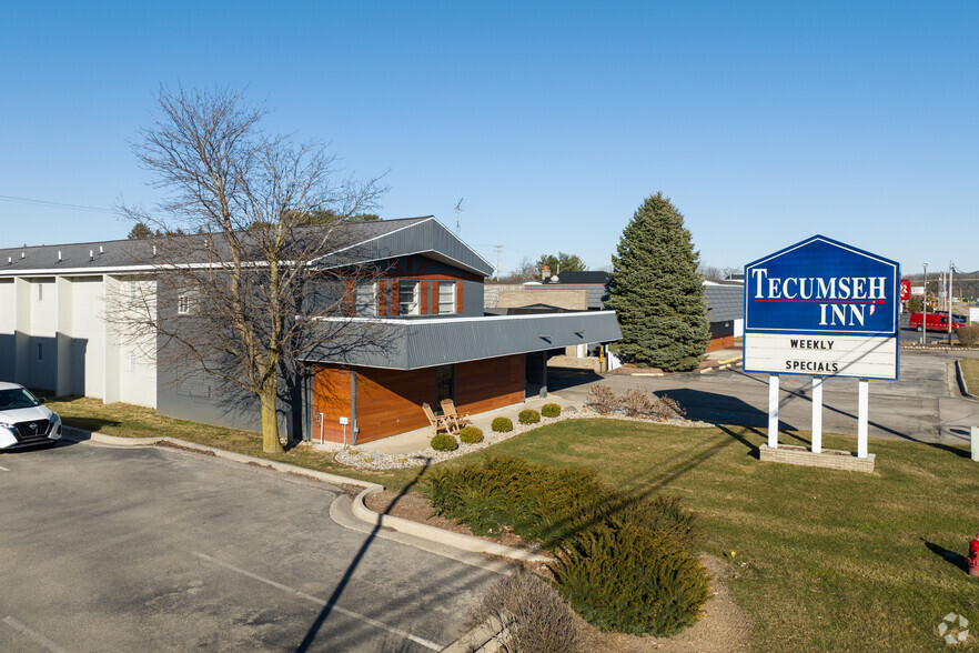 1445 W Chicago Blvd, Tecumseh, MI for sale - Primary Photo - Image 1 of 1