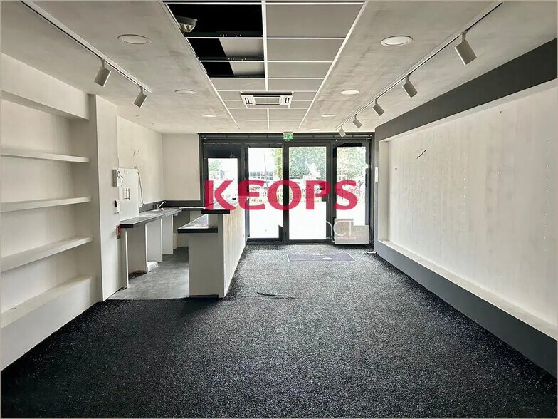 Retail in Toulouse for lease - Interior Photo - Image 2 of 4