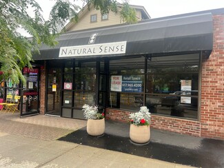 Plus de détails pour 326 Walnut St, Newton, MA - Vente au détail à louer