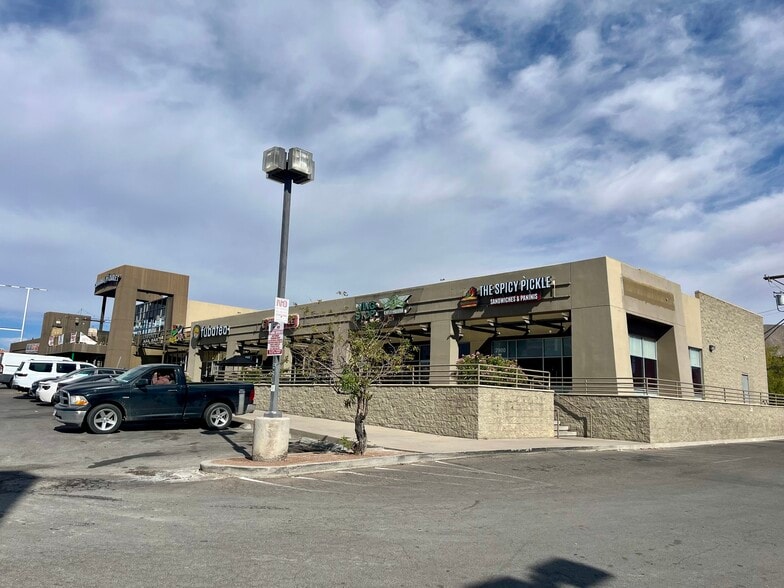 2900 N Mesa St, El Paso, TX for lease - Building Photo - Image 1 of 1