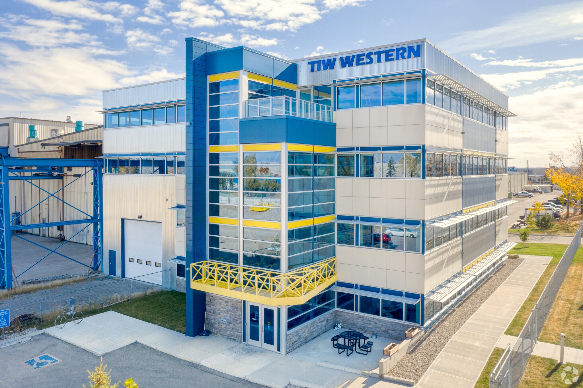 7770 44th St SE, Calgary, AB à vendre Photo du bâtiment- Image 1 de 1