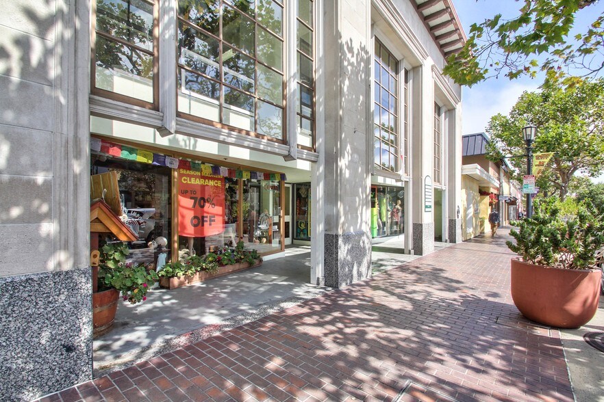 482 Alvarado St, Monterey, CA à louer - Photo du bâtiment - Image 2 de 18