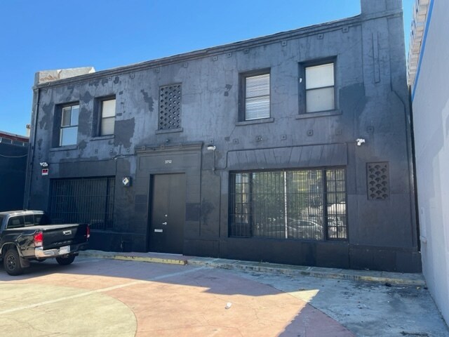 3712 Beverly Blvd, Los Angeles, CA à louer - Photo du bâtiment - Image 1 de 16