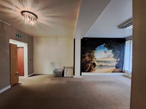 2-10 Hallcraig St, Airdrie à louer Photo intérieure- Image 2 de 3