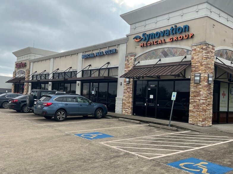 11799 Beechnut St, Houston, TX for lease - Building Photo - Image 3 of 13