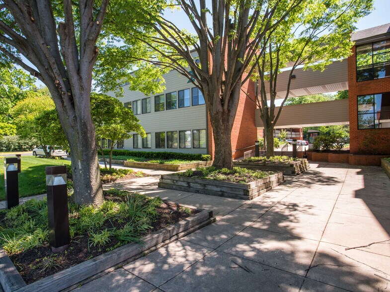 7801 York Rd, Towson, MD à louer - Photo du bâtiment - Image 3 de 7