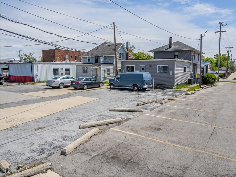 1121 E State Blvd, Fort Wayne, IN for sale - Building Photo - Image 2 of 23