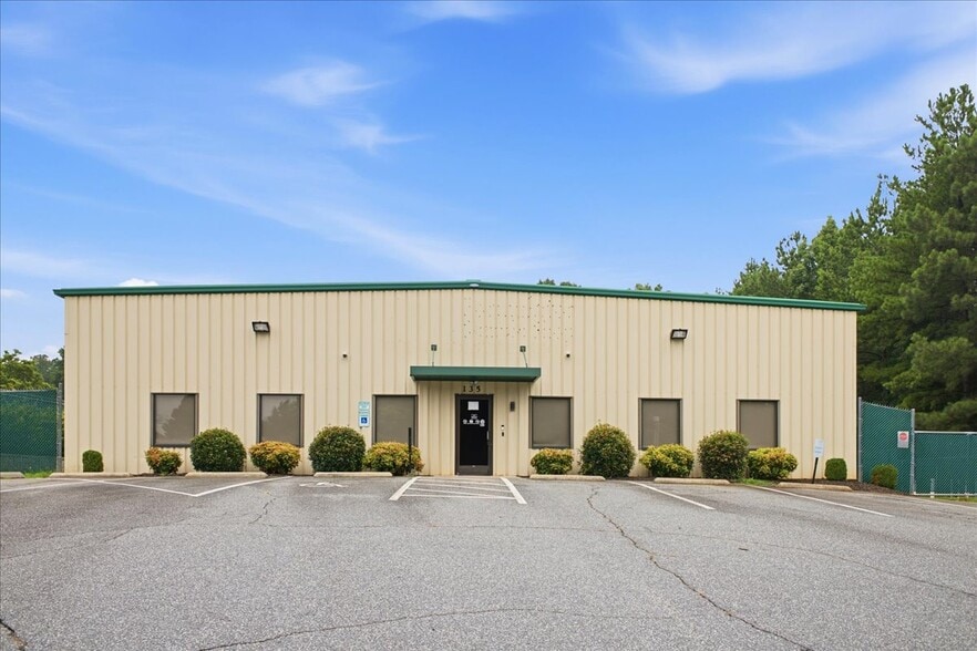 135 Joshua Ct, Lincolnton, NC for sale - Building Photo - Image 2 of 37