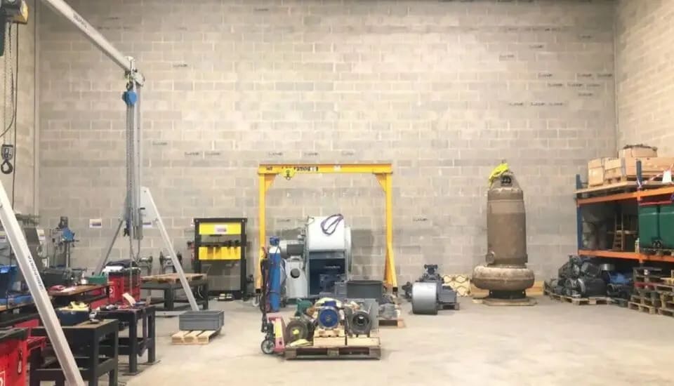 Flex in Élancourt for lease - Interior Photo - Image 3 of 4