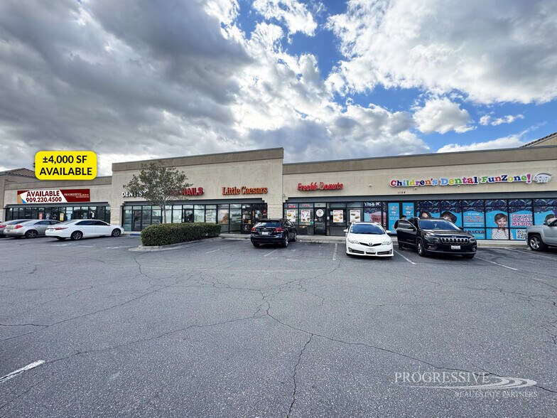 1110-1154 N Riverside Ave, Rialto, CA à louer - Photo du bâtiment - Image 2 de 6