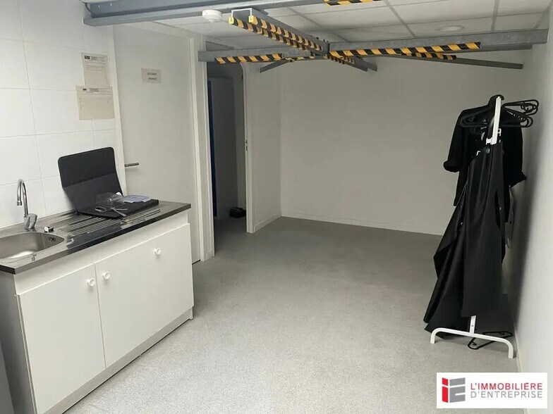 Flex dans Rennes à louer - Photo du bâtiment - Image 2 de 7