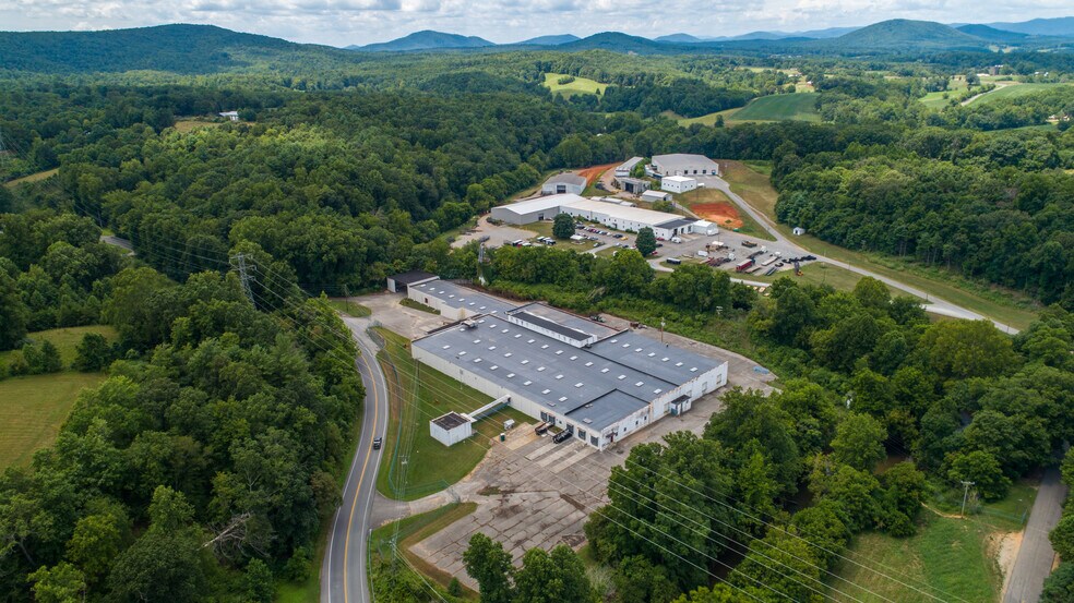 2785 Grassy Hill Rd, Rocky Mount, VA à vendre - Photo du bâtiment - Image 3 de 4