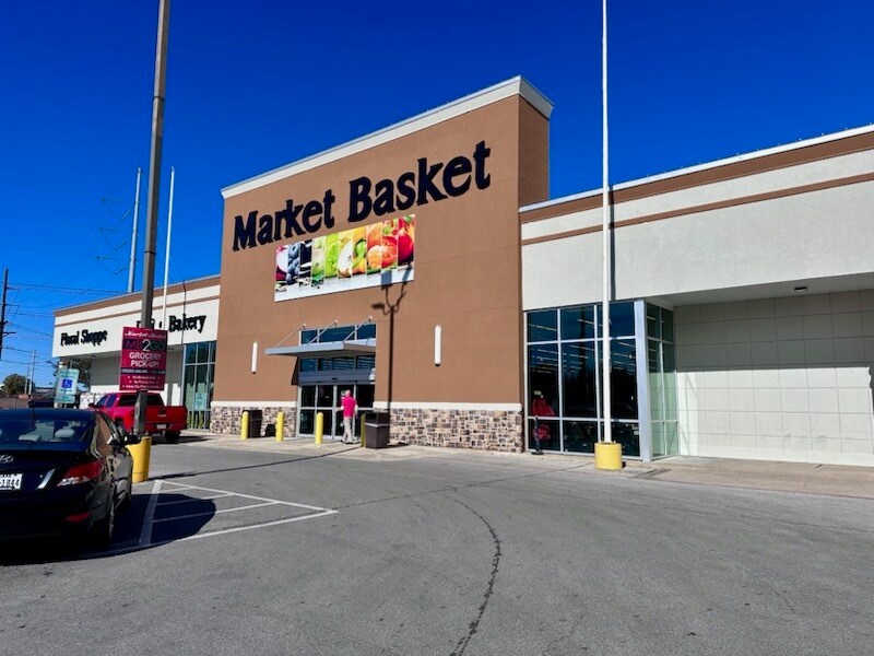 8350 Phelan Blvd, Beaumont, TX à louer Photo du bâtiment- Image 1 de 5