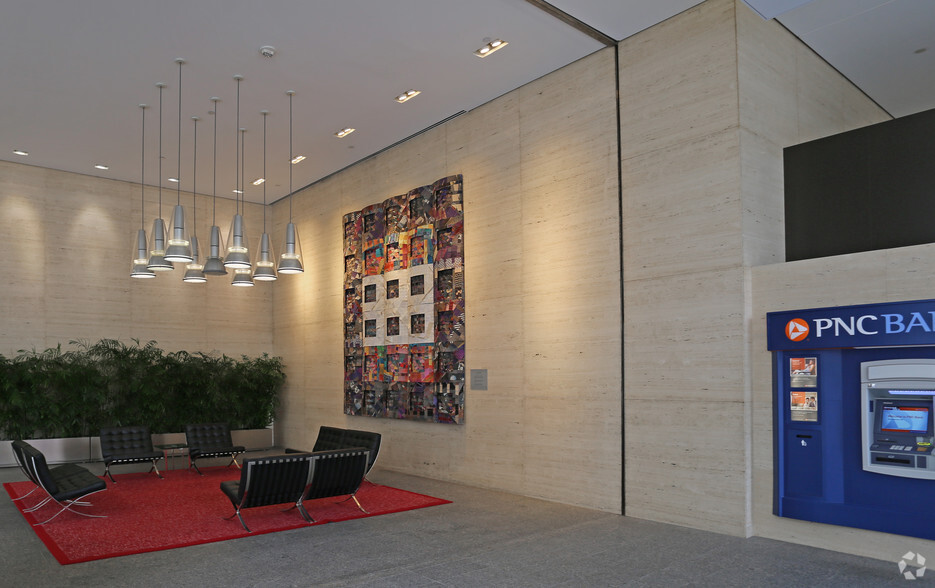 201 E 5th St, Cincinnati, OH for lease - Lobby - Image 3 of 3