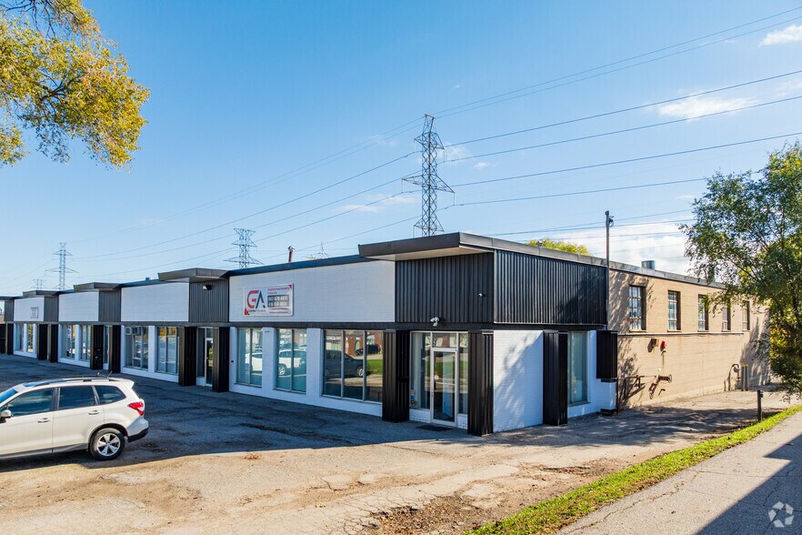 81 Brisbane Rd, Toronto, ON à vendre - Photo du bâtiment - Image 2 de 11