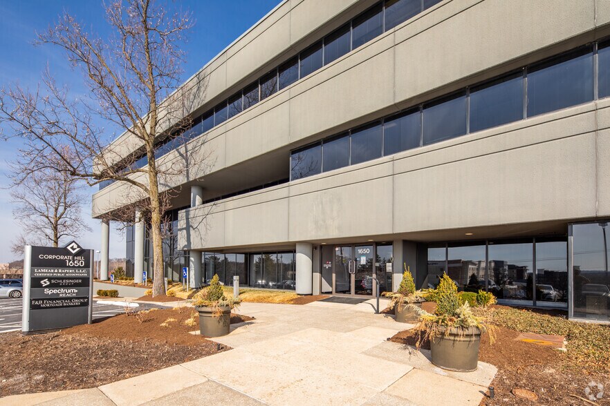 1650 Des Peres Rd, Des Peres, MO for sale - Building Photo - Image 3 of 6