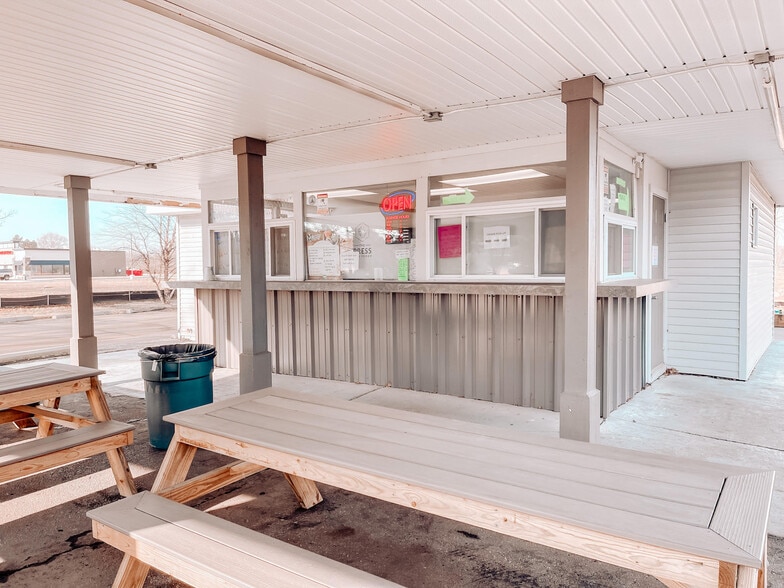 2120 S Milford Rd, Highland, MI for sale - Building Photo - Image 3 of 13