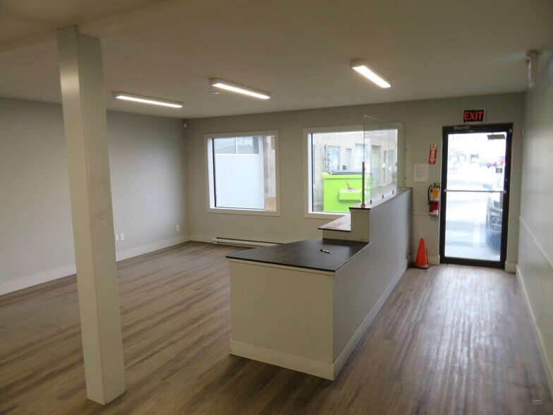 511 David St, Victoria, BC à louer - Photo du bâtiment - Image 2 de 6