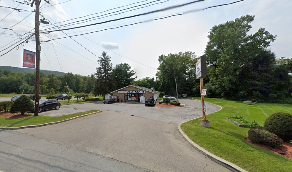 1610 NY-52, Fishkill, NY à vendre - Photo du bâtiment - Image 2 de 3