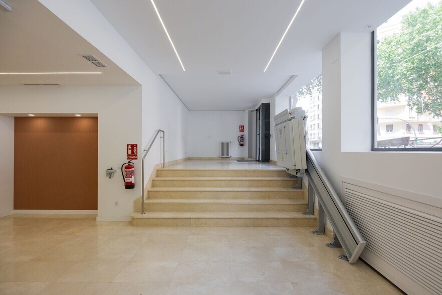 Calle Marqués de Urquijo, 11, Madrid, Madrid for lease - Interior Photo - Image 3 of 8