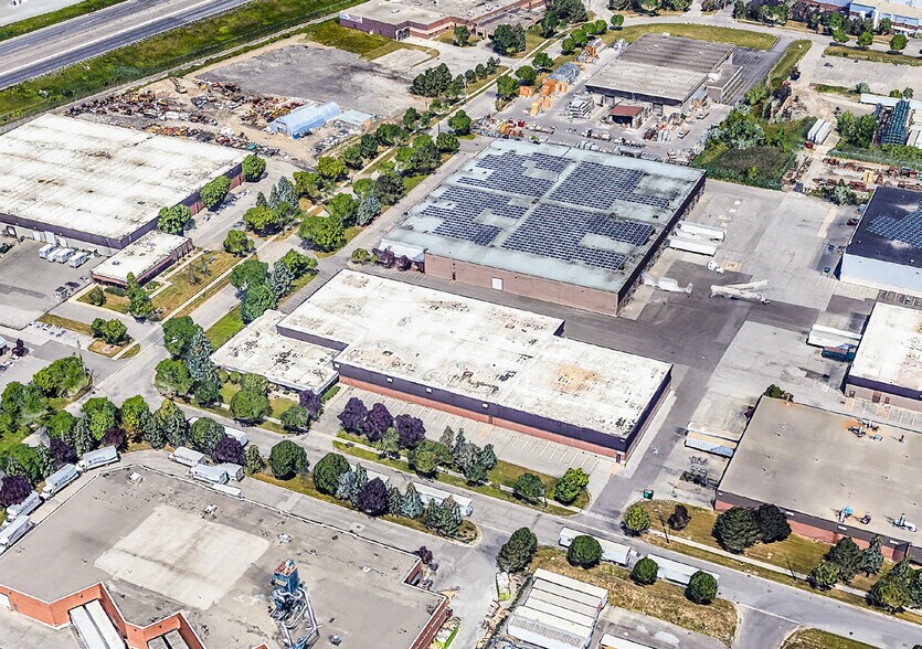 130 Claireville Dr, Toronto, ON for lease - Building Photo - Image 3 of 5