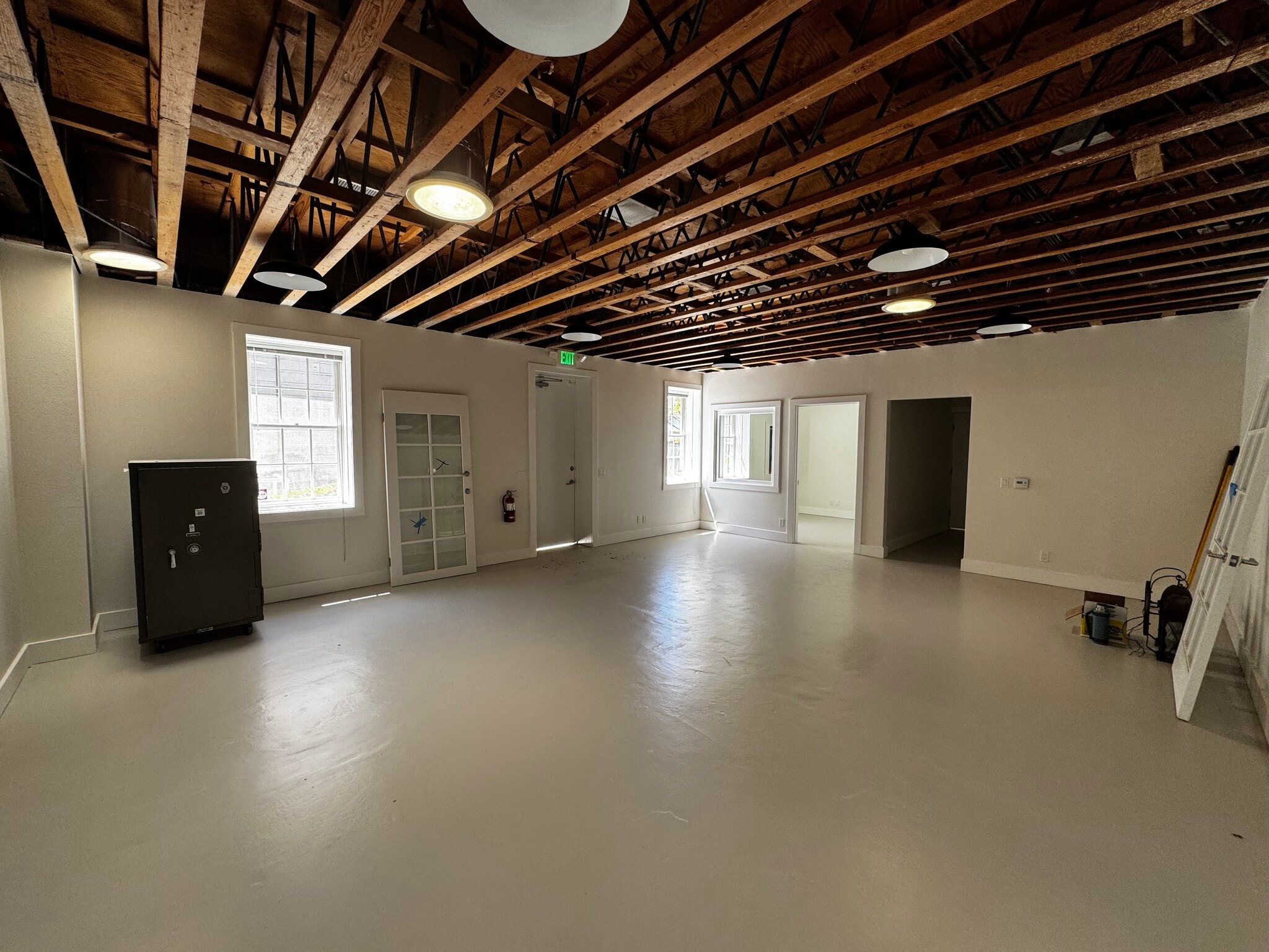 115-117 W Micheltorena St, Santa Barbara, CA for lease Interior Photo- Image 1 of 7