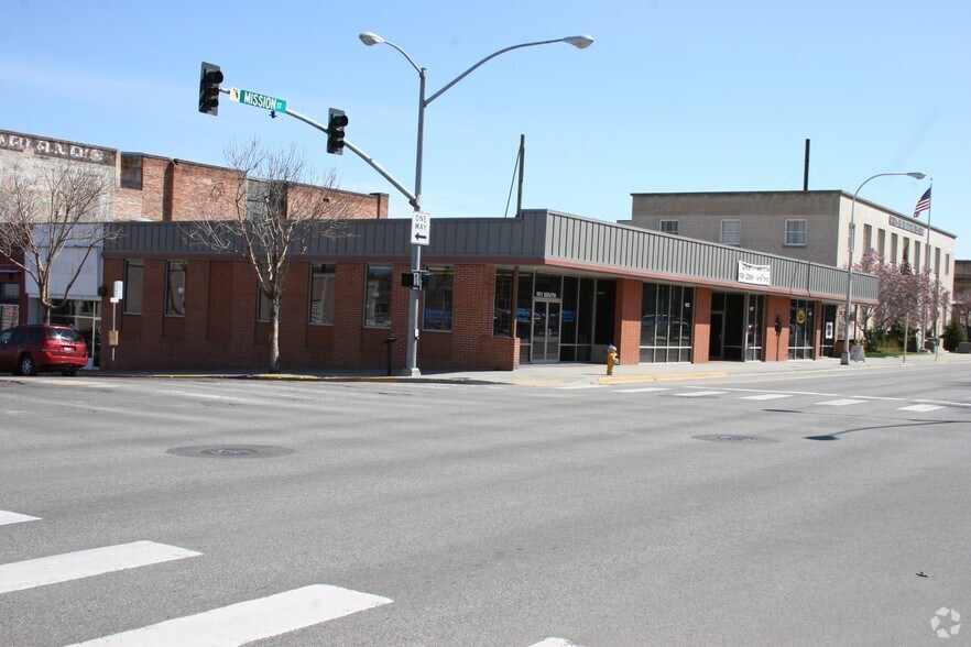 101-111 S Mission Ave, Wenatchee, WA à louer - Photo du bâtiment - Image 3 de 4