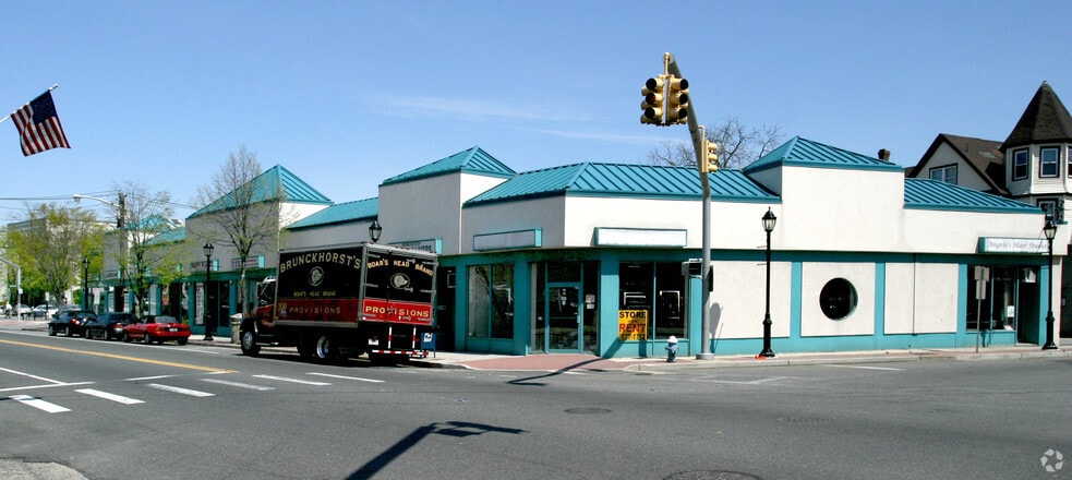 2 Centre Ave, East Rockaway, NY for lease - Building Photo - Image 2 of 21