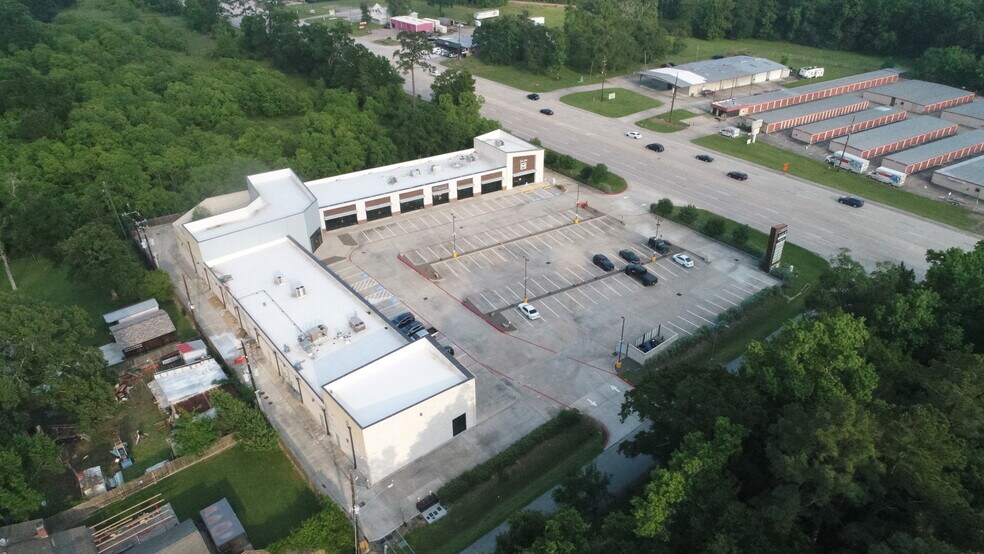 11747 FM 1960, Huffman, TX à louer - Photo du bâtiment - Image 2 de 5