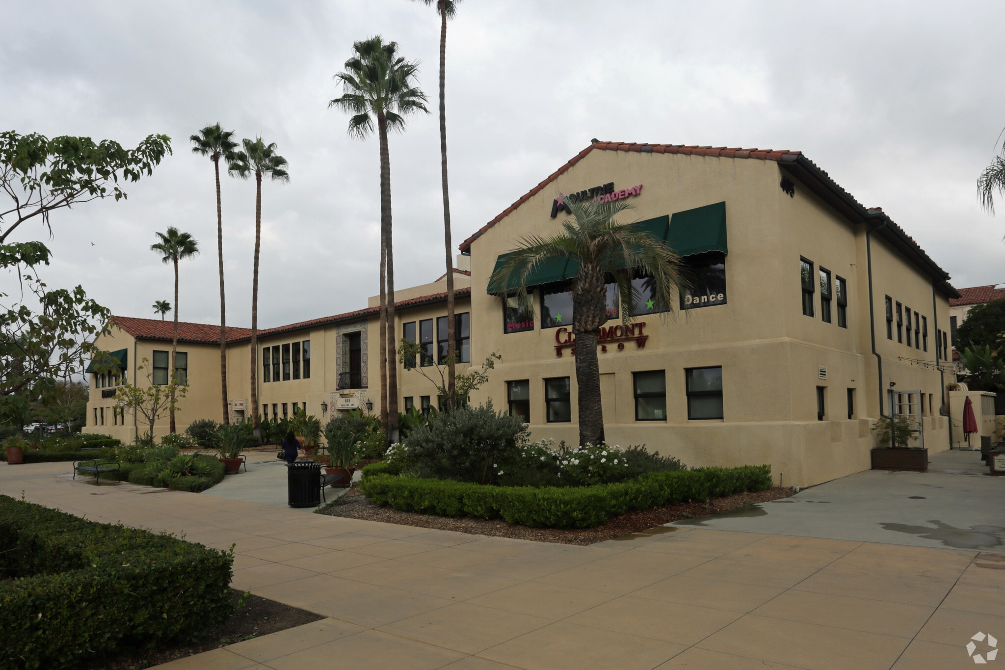 405-415 W Foothill Blvd, Claremont, CA for lease Primary Photo- Image 1 of 7